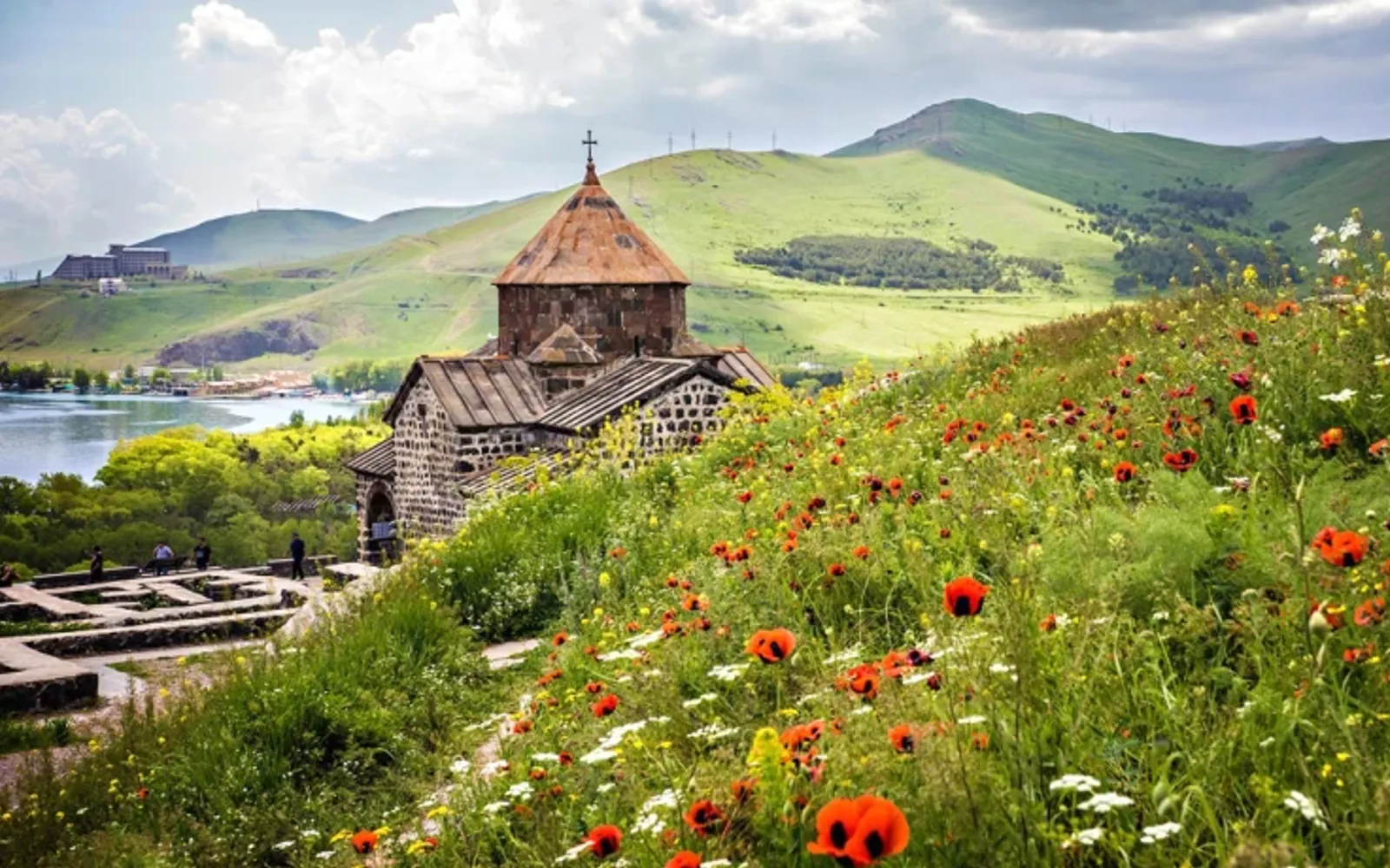 Ծաղկաձոր, Կեչառիս և Սևան