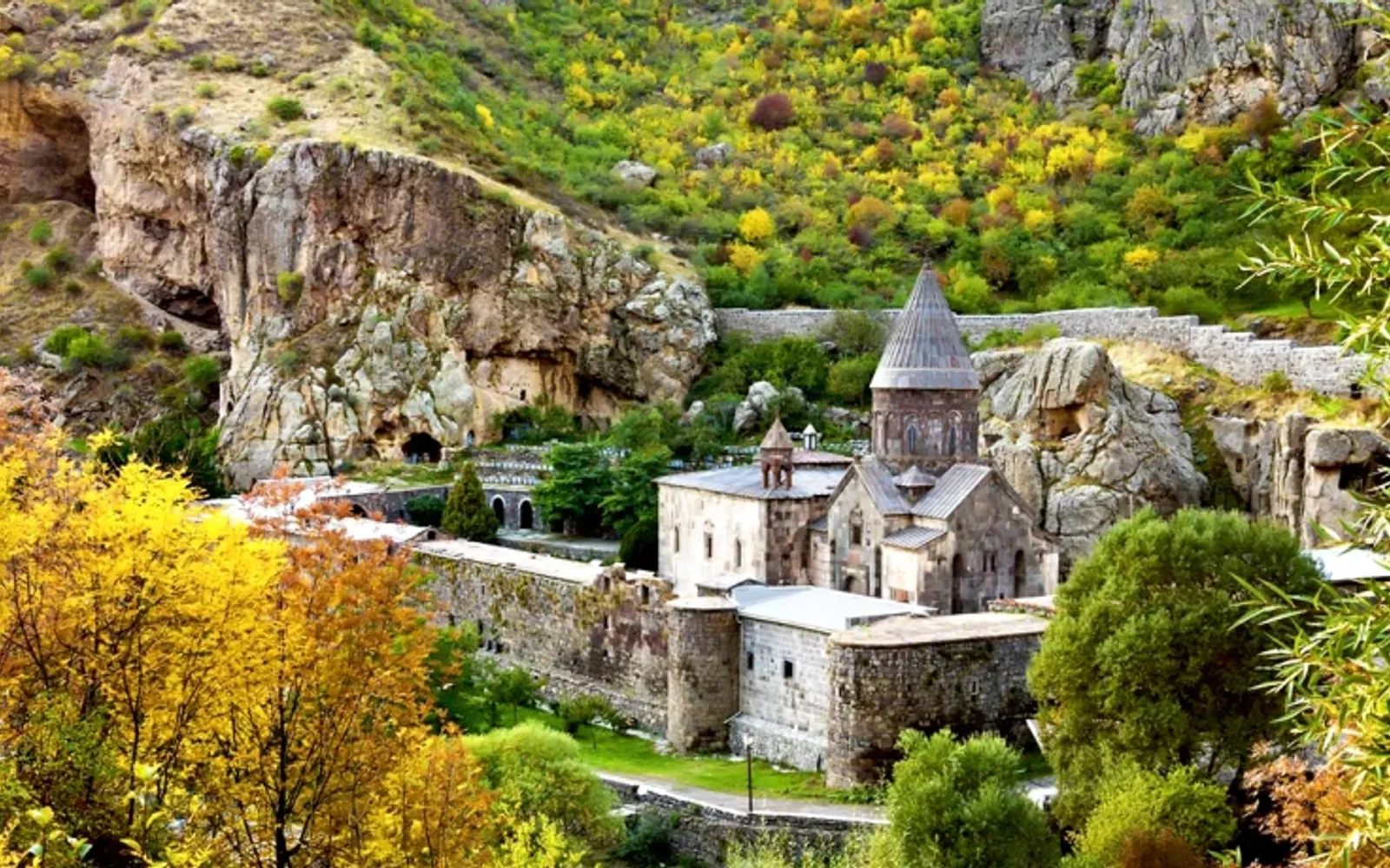 Գառնի, Գեղարդ, լավաշ և Սևան